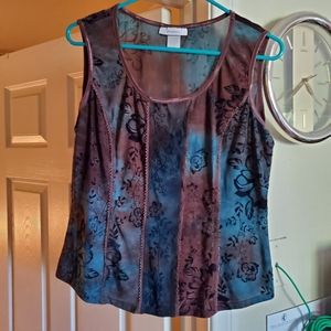 CLEARANCE!! Super cute sleeveless blouse with Matching pendant